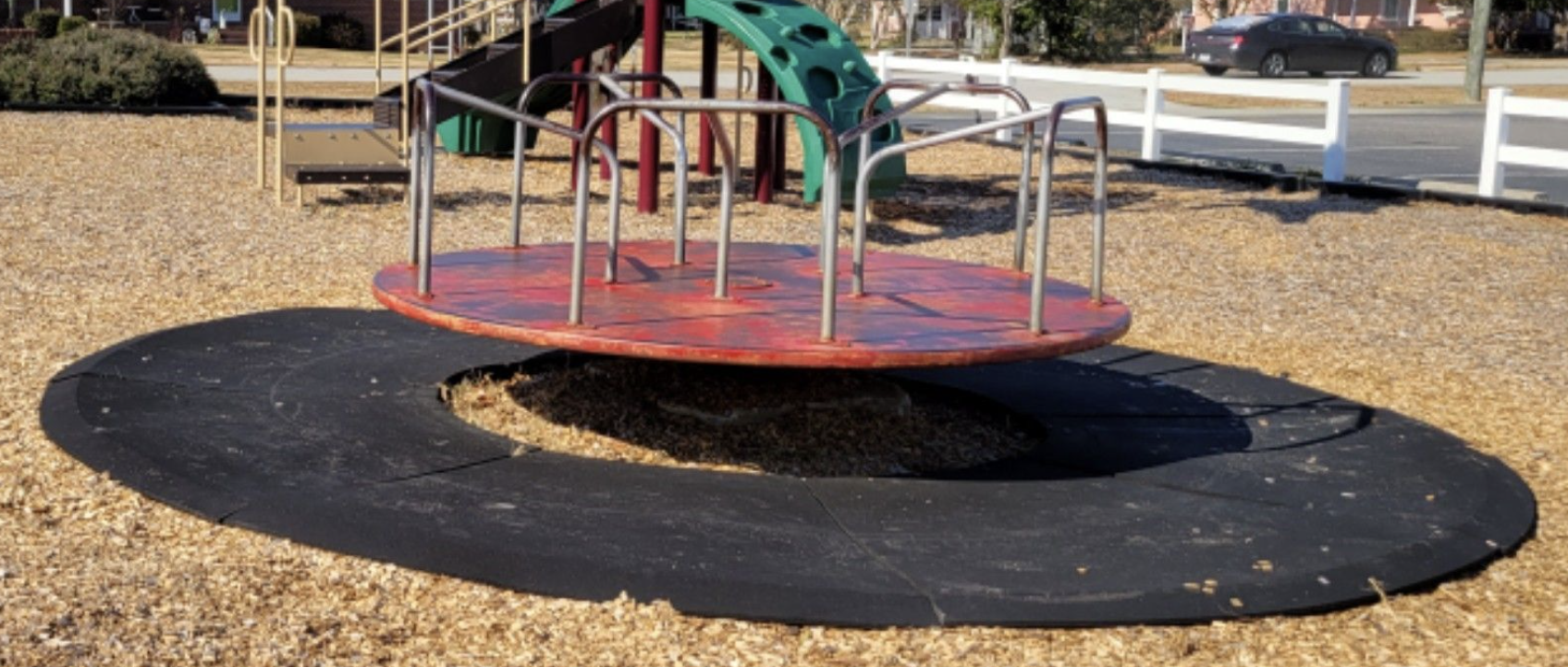 14ft Diameter Spinner Mat With Red Spinner Equipment