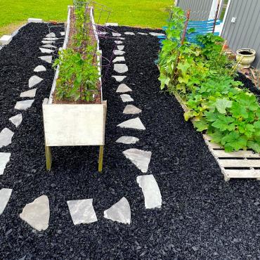 Black Rubber Mulch Pool Edging