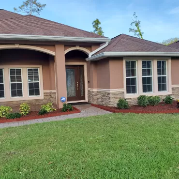 Red Landscaping Rubber Mulch Residential Application