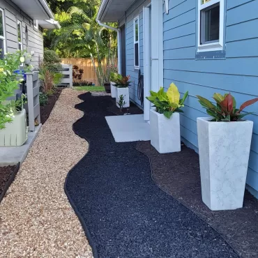 Black Rubber Mulch Sideyard