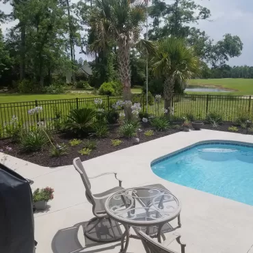 Pool with Rubber Mulch Surround