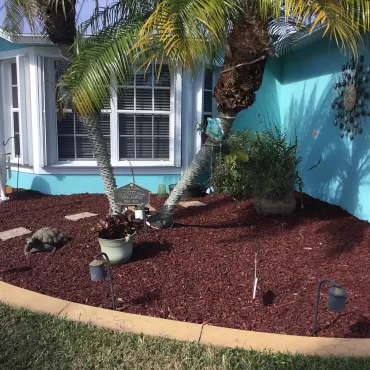 Florida Red Rubber Mulch in Front Yard Landscaping