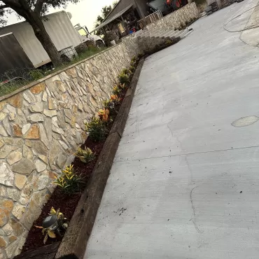 Brown Rubber Mulch Flower Beds