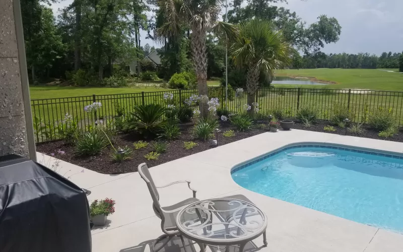 Pool with Rubber Mulch Surround