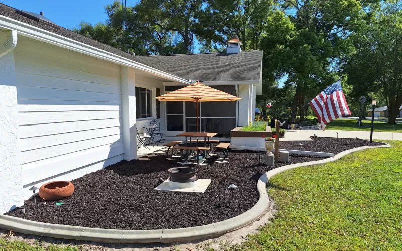 Front Island with Brown Rubber Mulch