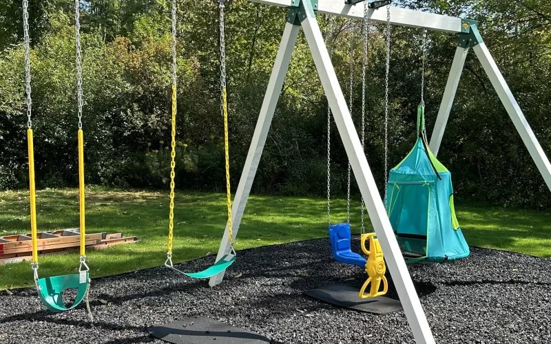 Swings with Rubber Mulch Safety Surfacing