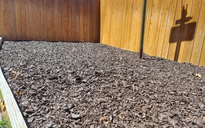 Brown Rubber Mulch Pet Zone