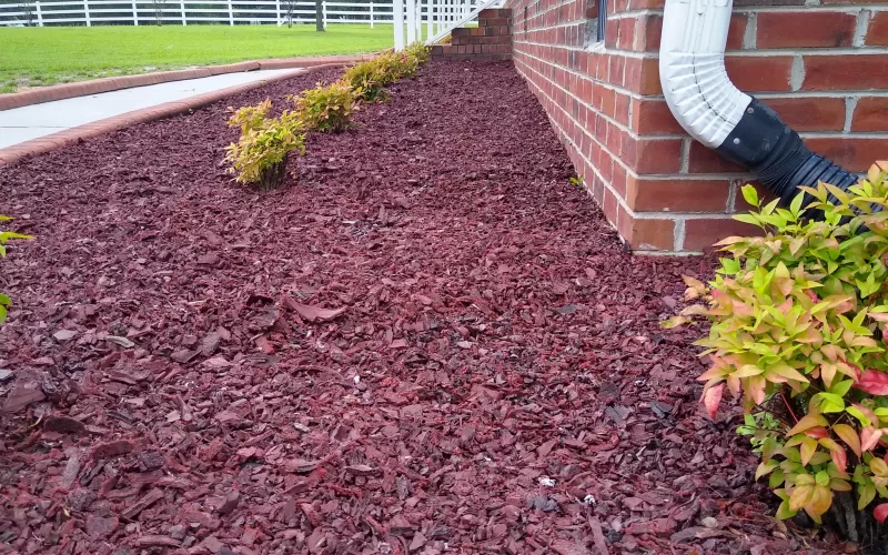 Red Rubber Mulch Home Landscaping