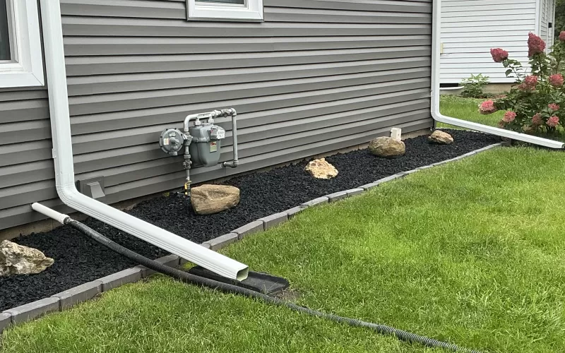 Black rubber mulch new landscaping