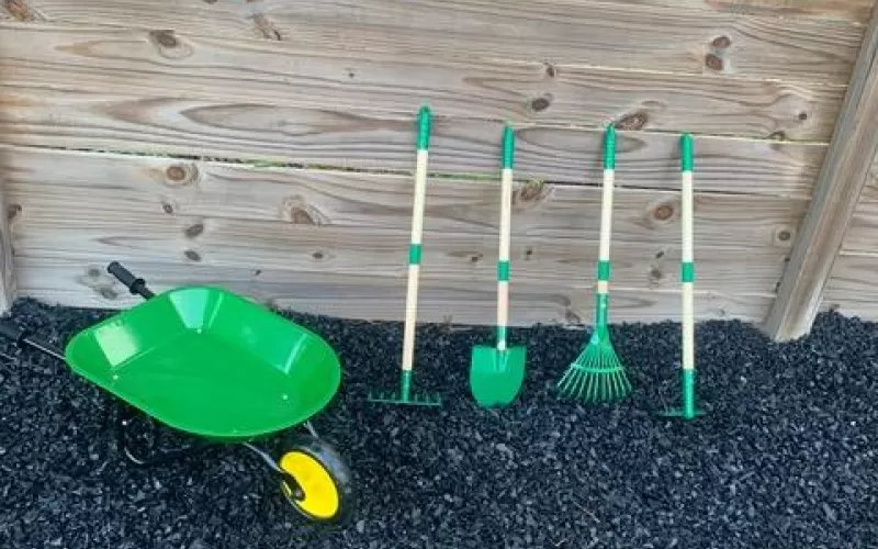 Rubber Mulch With Tools