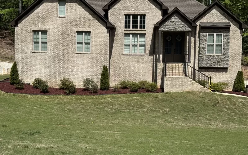 Red Rubber Mulch Home Landscaping