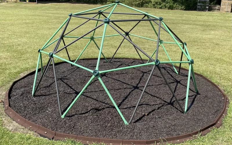 Kids Jungle Gym with Rubber Mulch Base