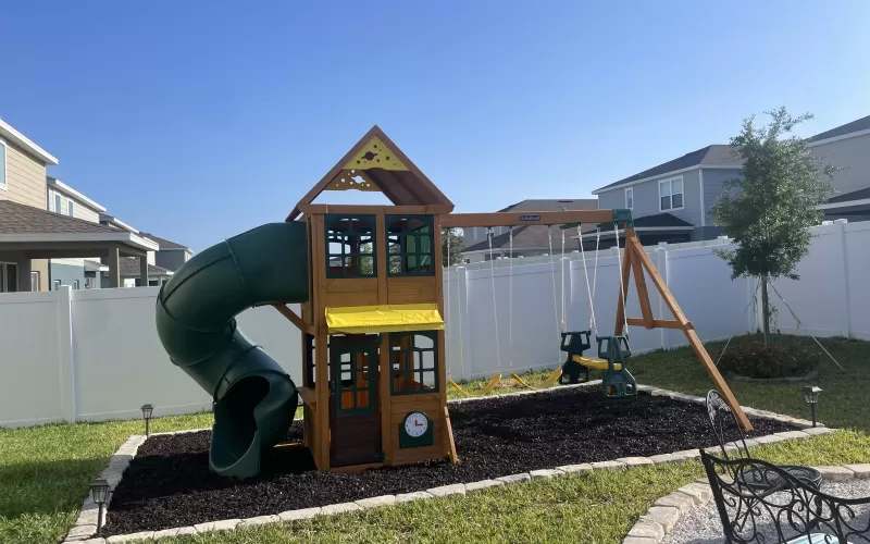 Brown Rubber Mulch Ground Surface For Playground