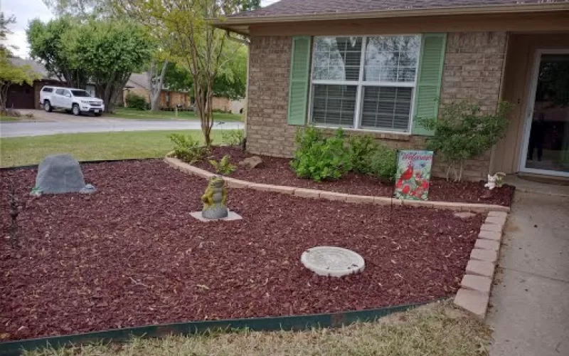 Red Rubber Mulch Landscaping