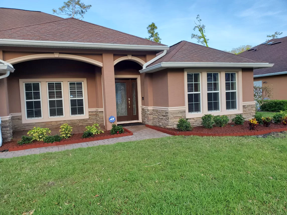 Red Landscaping Rubber Mulch Residential Application