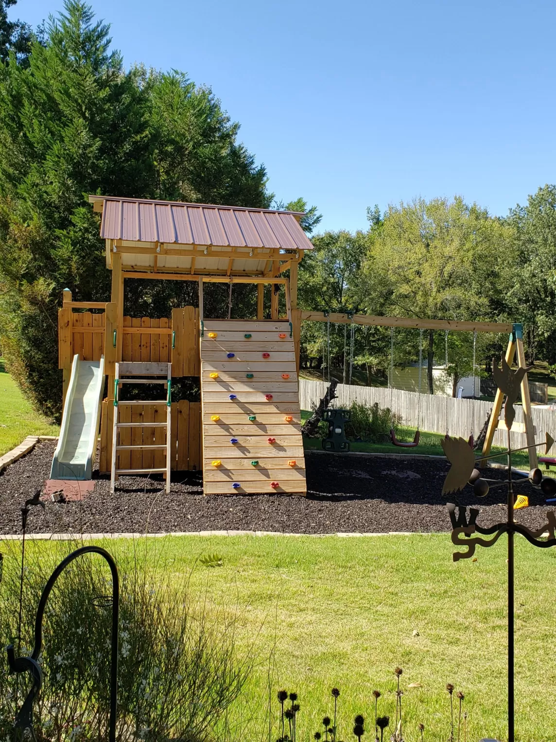 Grandkids Swingset with Brown Rubber Mulch