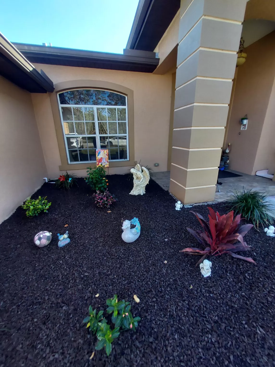 Front Yard Landscaping with Brown Rubber Mulch
