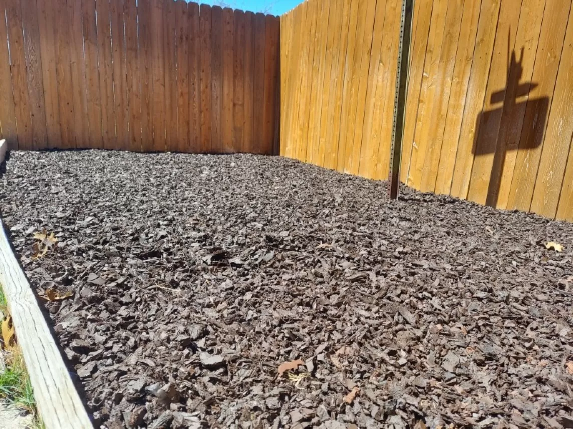 Brown Rubber Mulch Pet Zone