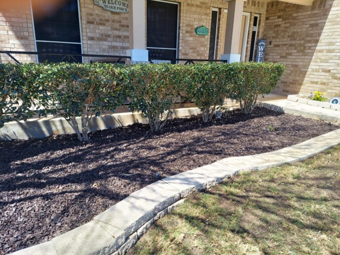 Brown Rubber Mulch Landscaping