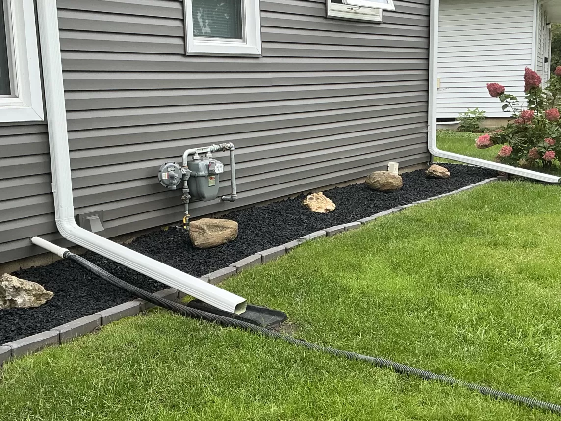 Black rubber mulch new landscaping