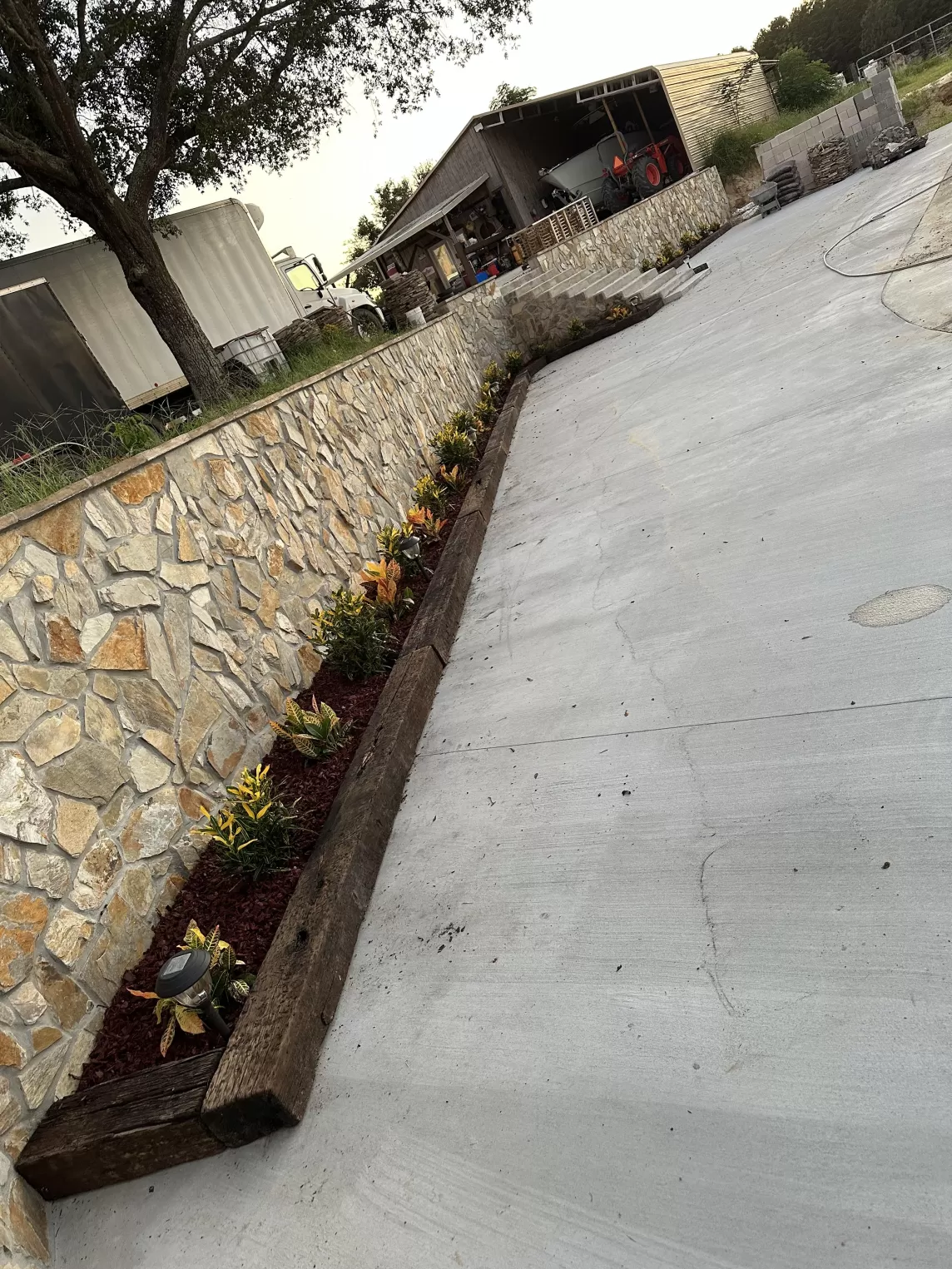 Brown Rubber Mulch Flower Beds