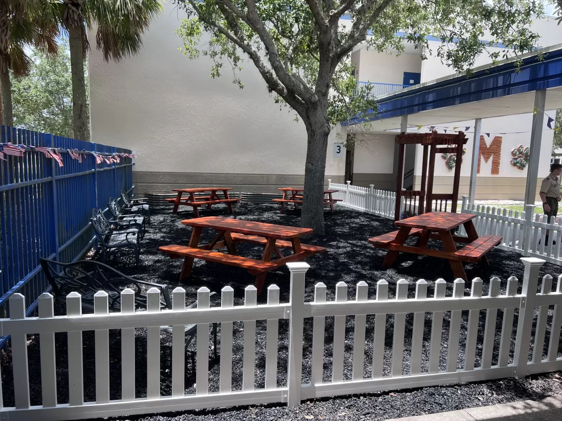 Outdoor Classroom with Black Rubber Mulch