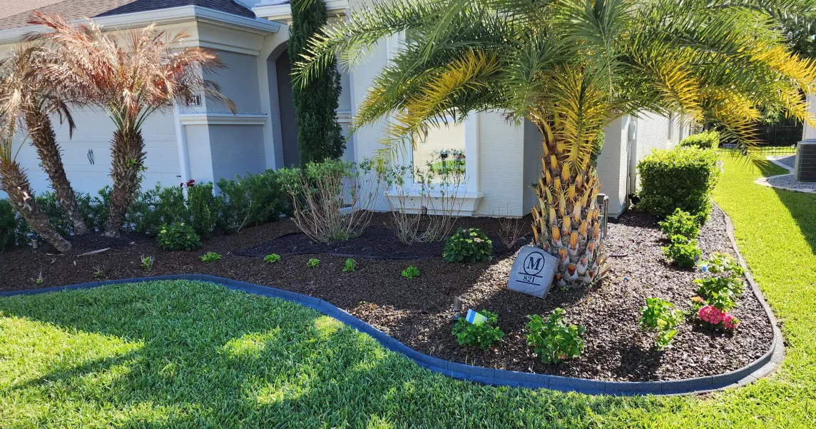 Rubber Mulch in Front Yard Landscaping