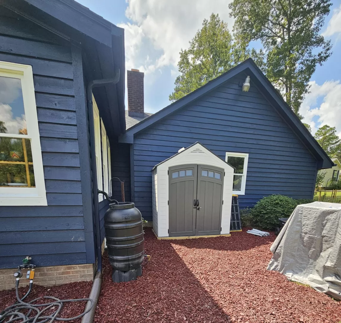 Red Rubber Mulch Backyard Ground Cover