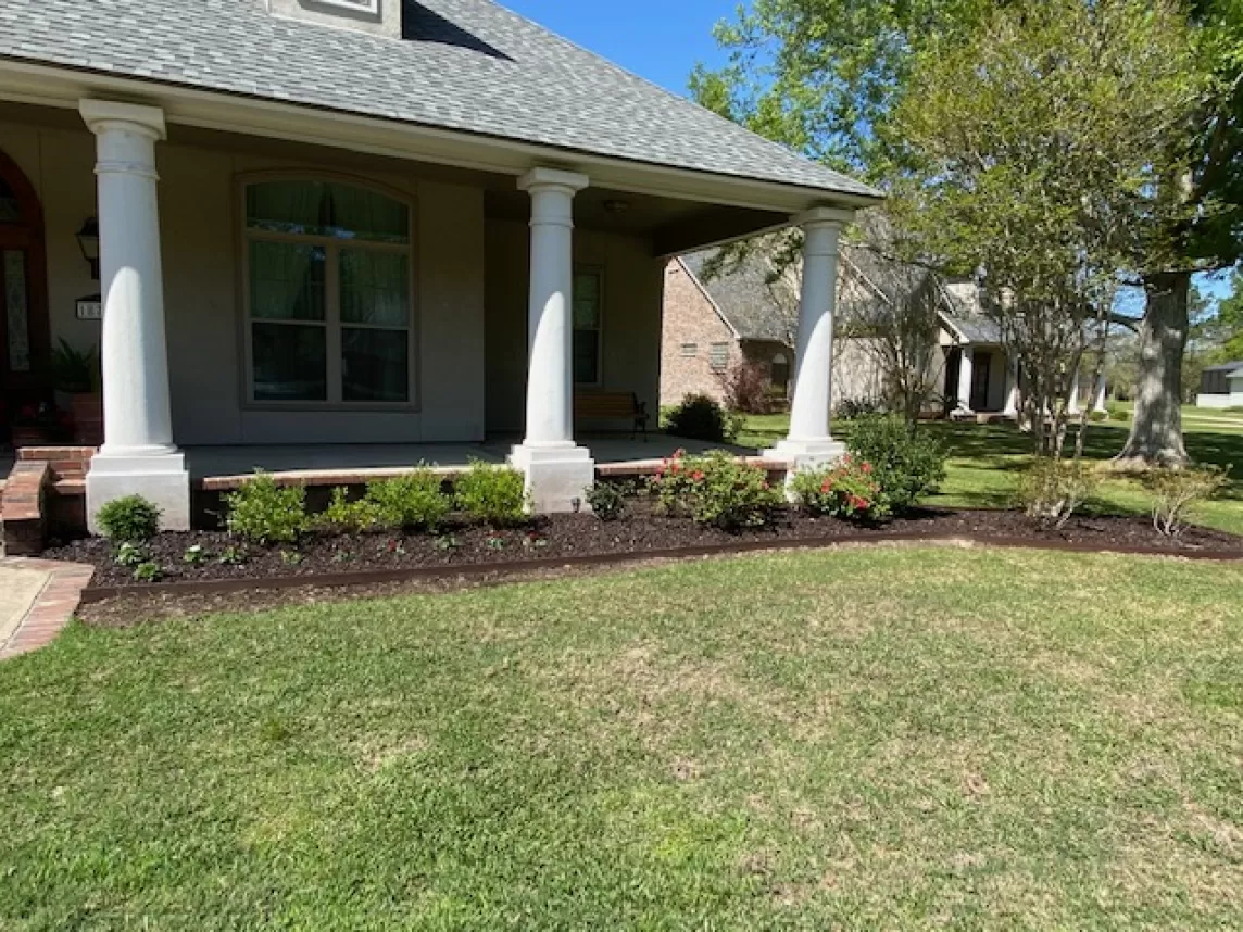 Front Landscaping Beds with Rubber Mulch