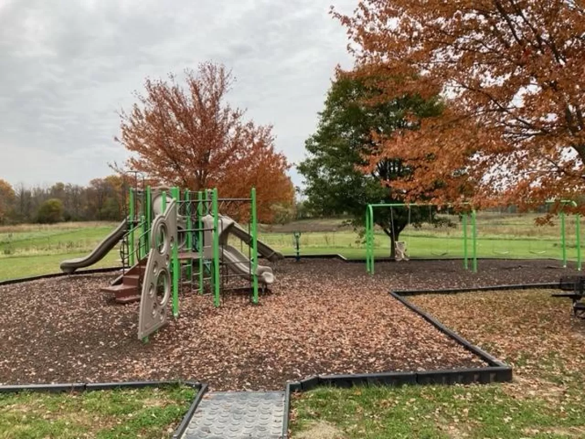 Brown Rubber Mulch Church Playground Leaves Changing Colors