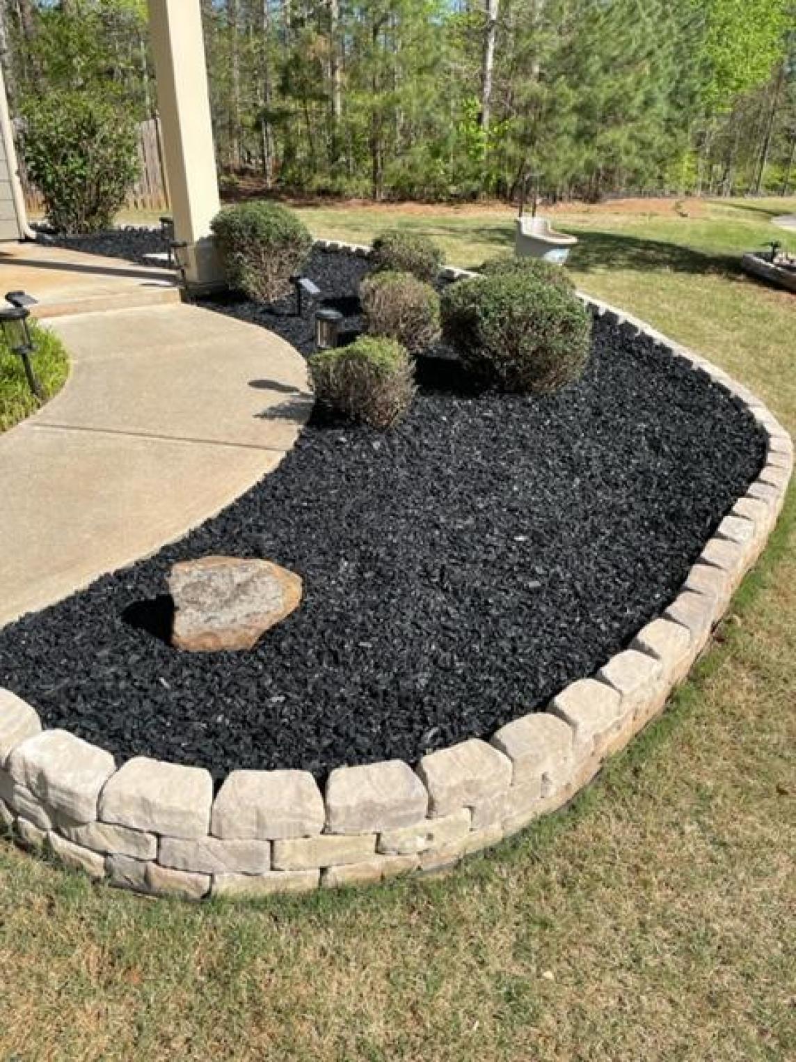 Rubber Mulch With Stone Borders